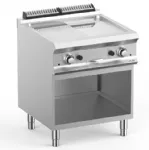 Plancha professionnelle gaz lisse et rainurée sur placard ouvert MBM - DOMINA PRO 700 Plancha professionnelle gaz lisse et rainurée sur placard ouvert MBM - DOMINA PRO 700